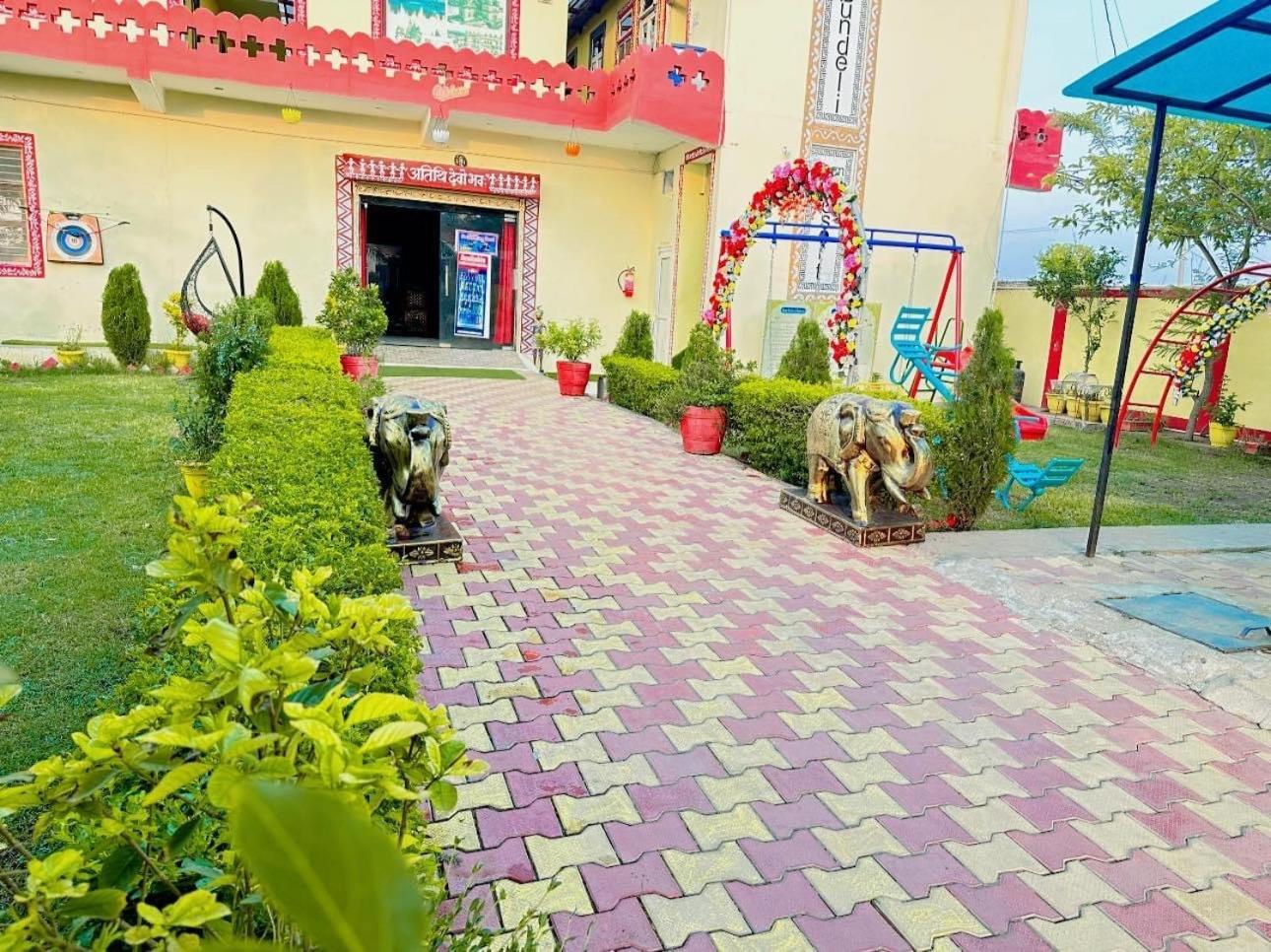 Bundeli Farm Resort & Banquet Orchha Buitenkant foto