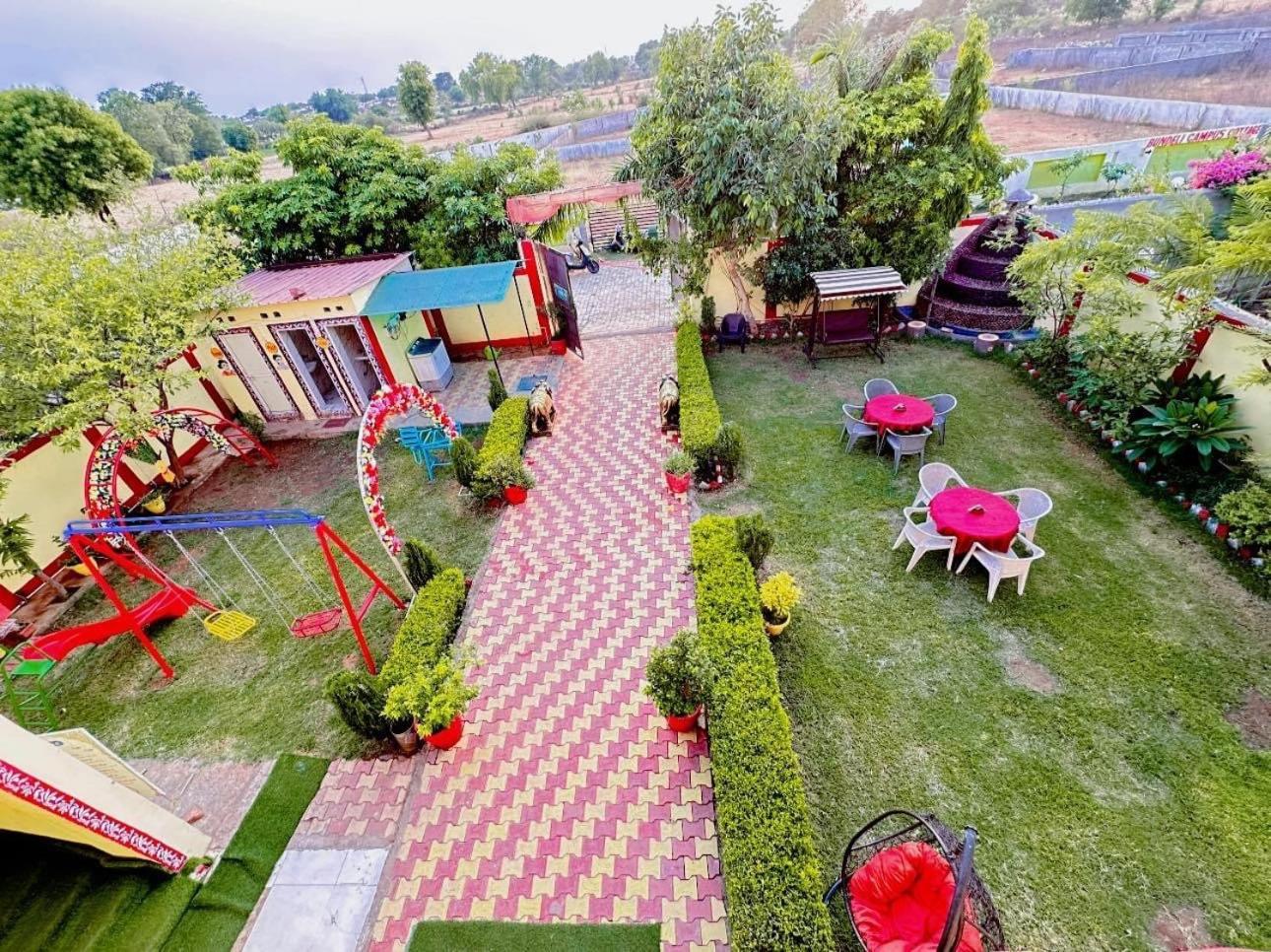 Bundeli Farm Resort & Banquet Orchha Buitenkant foto