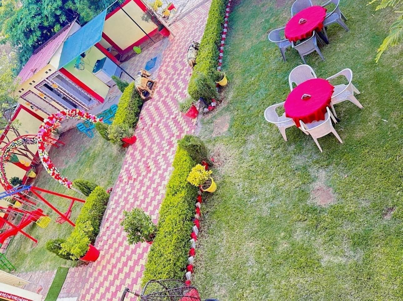 Bundeli Farm Resort & Banquet Orchha Buitenkant foto