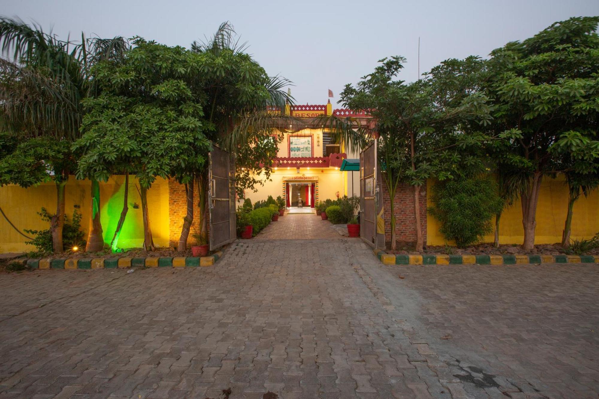 Bundeli Farm Resort & Banquet Orchha Buitenkant foto