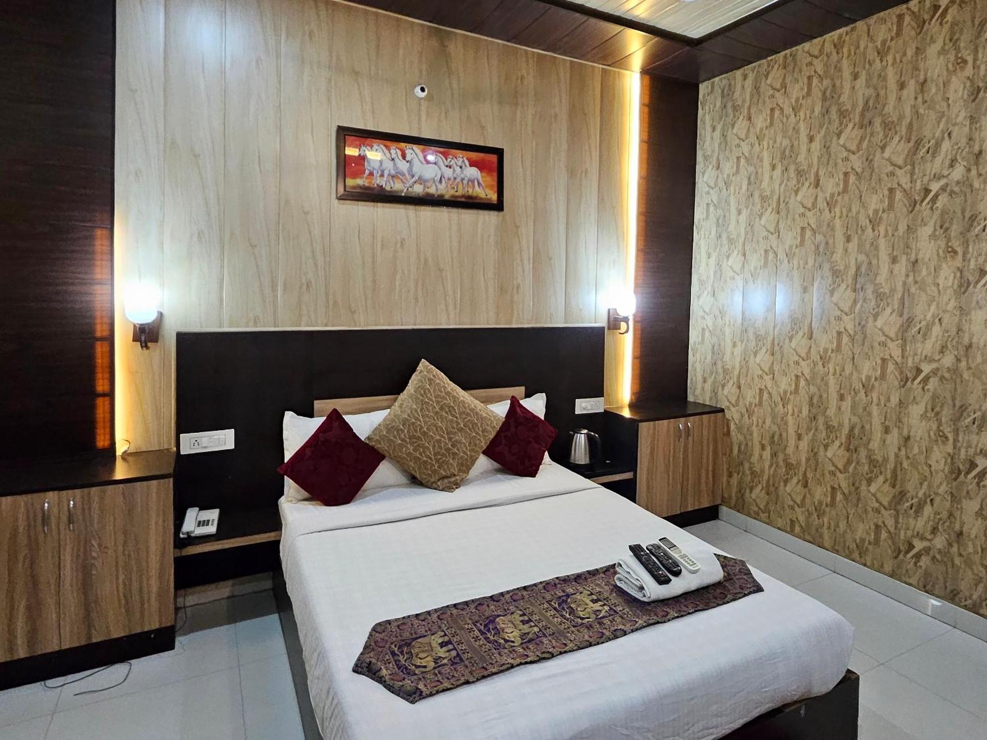 Bundeli Farm Resort & Banquet Orchha Buitenkant foto