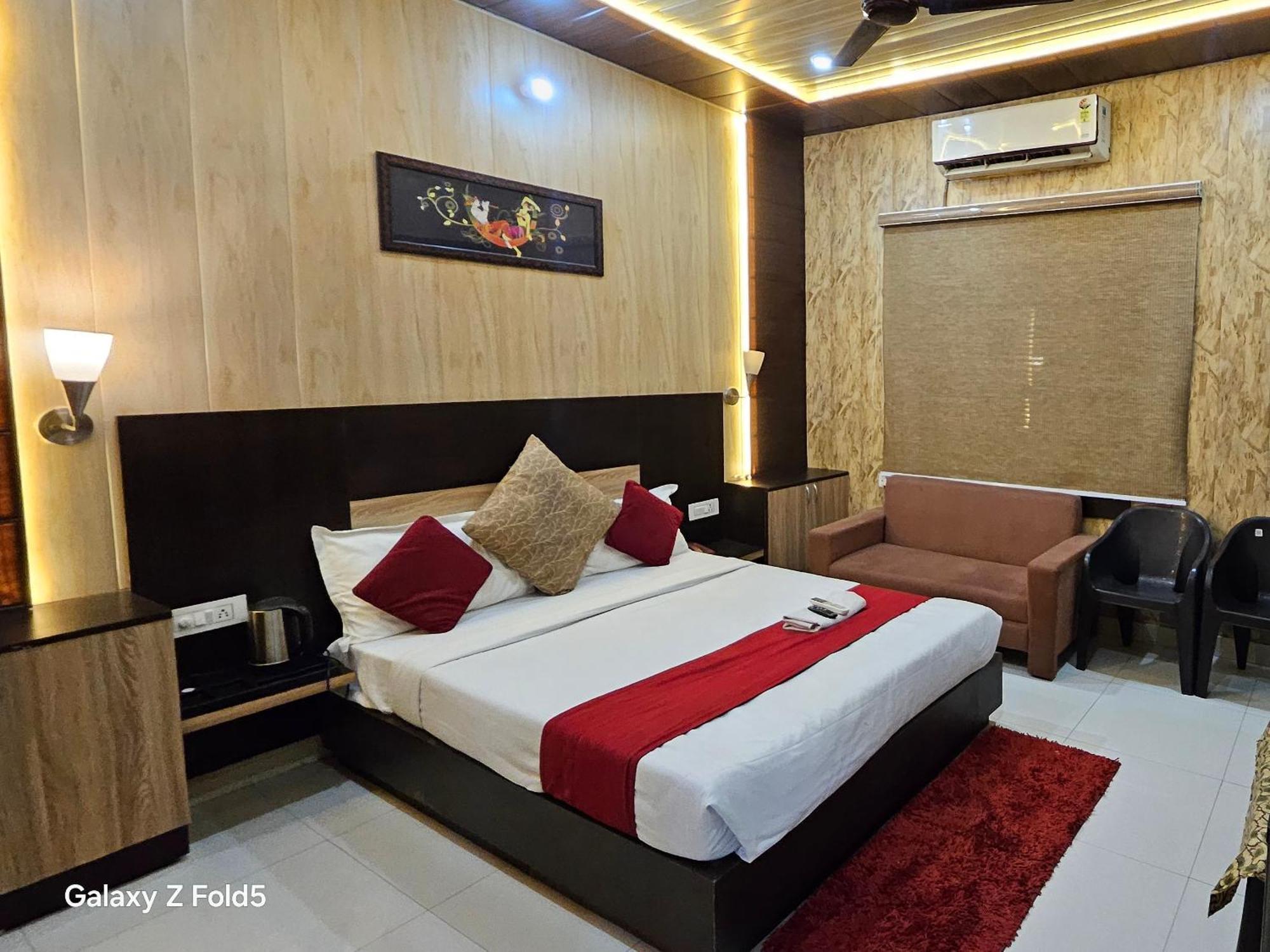 Bundeli Farm Resort & Banquet Orchha Buitenkant foto