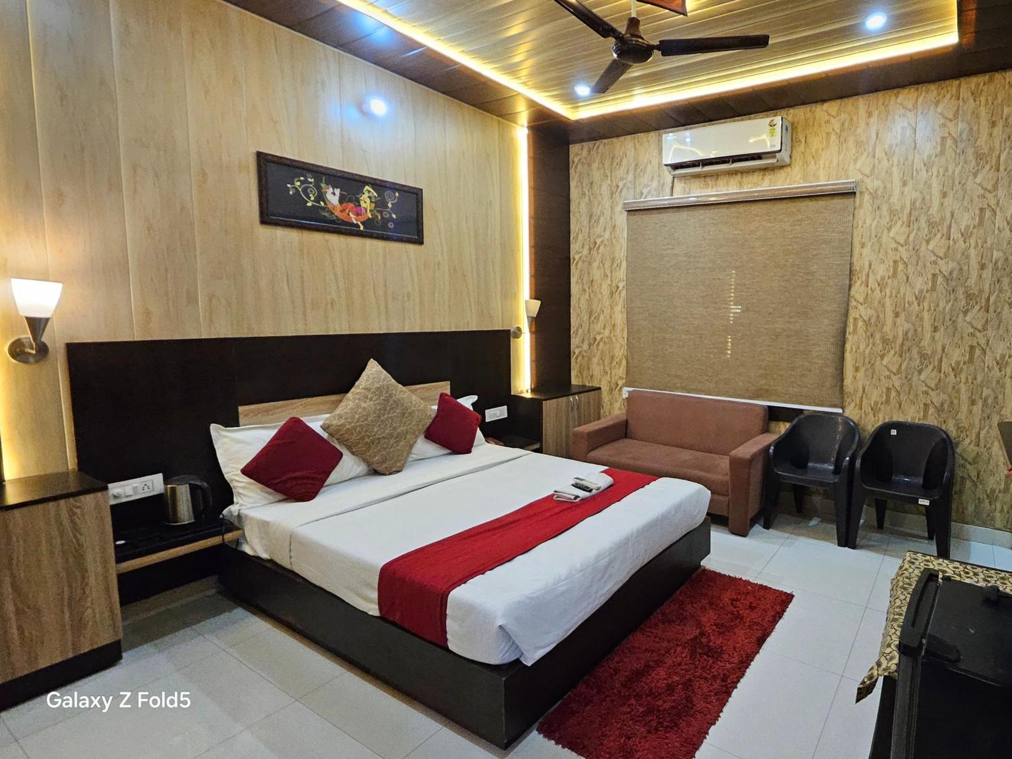 Bundeli Farm Resort & Banquet Orchha Buitenkant foto